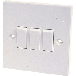 ELEC/ACCES. 3 GANG 2 WAY SWITCH